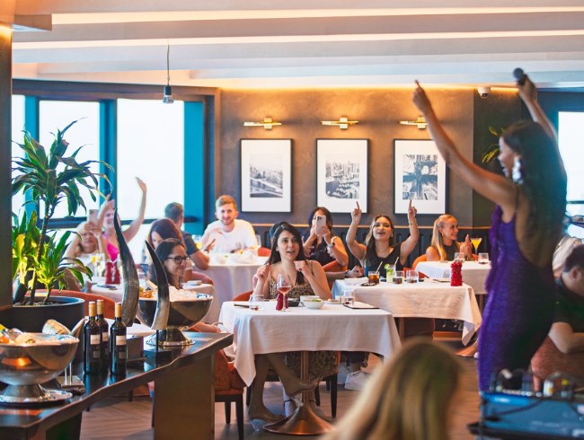 Live Lounge Brunch